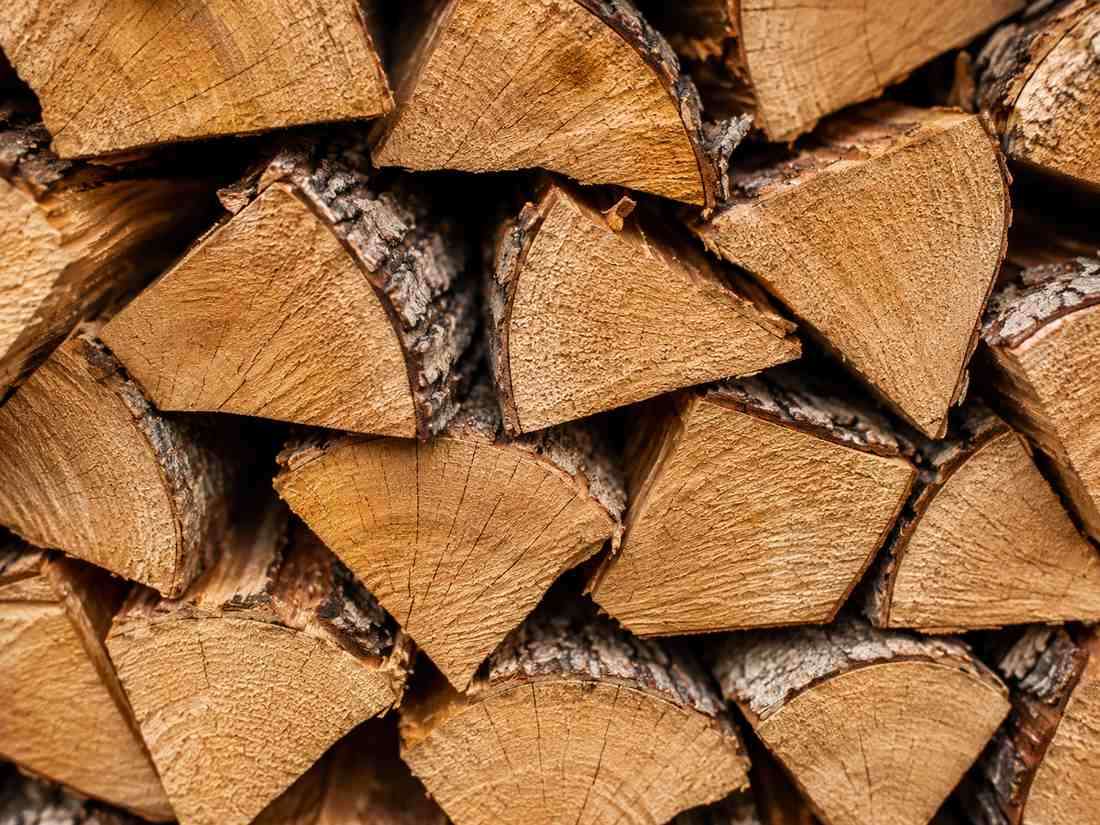 Kiln-dried firewood