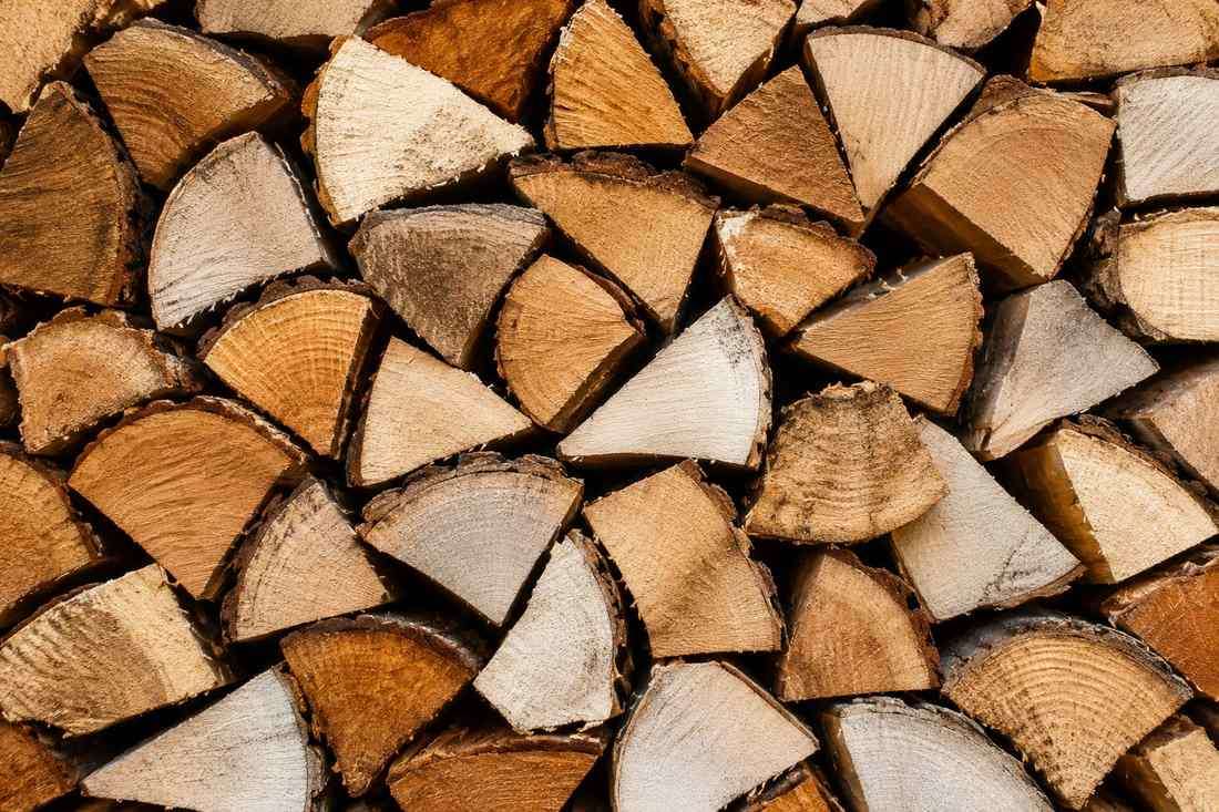 Mixed hardwood logs